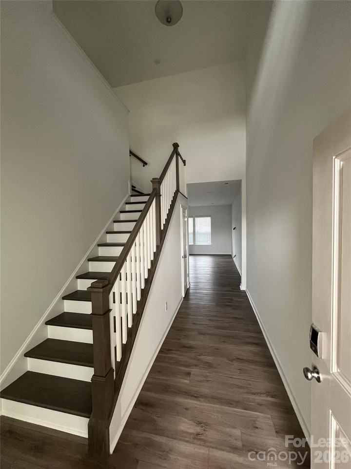 17022 Patron Dr - Photo 2 of 15