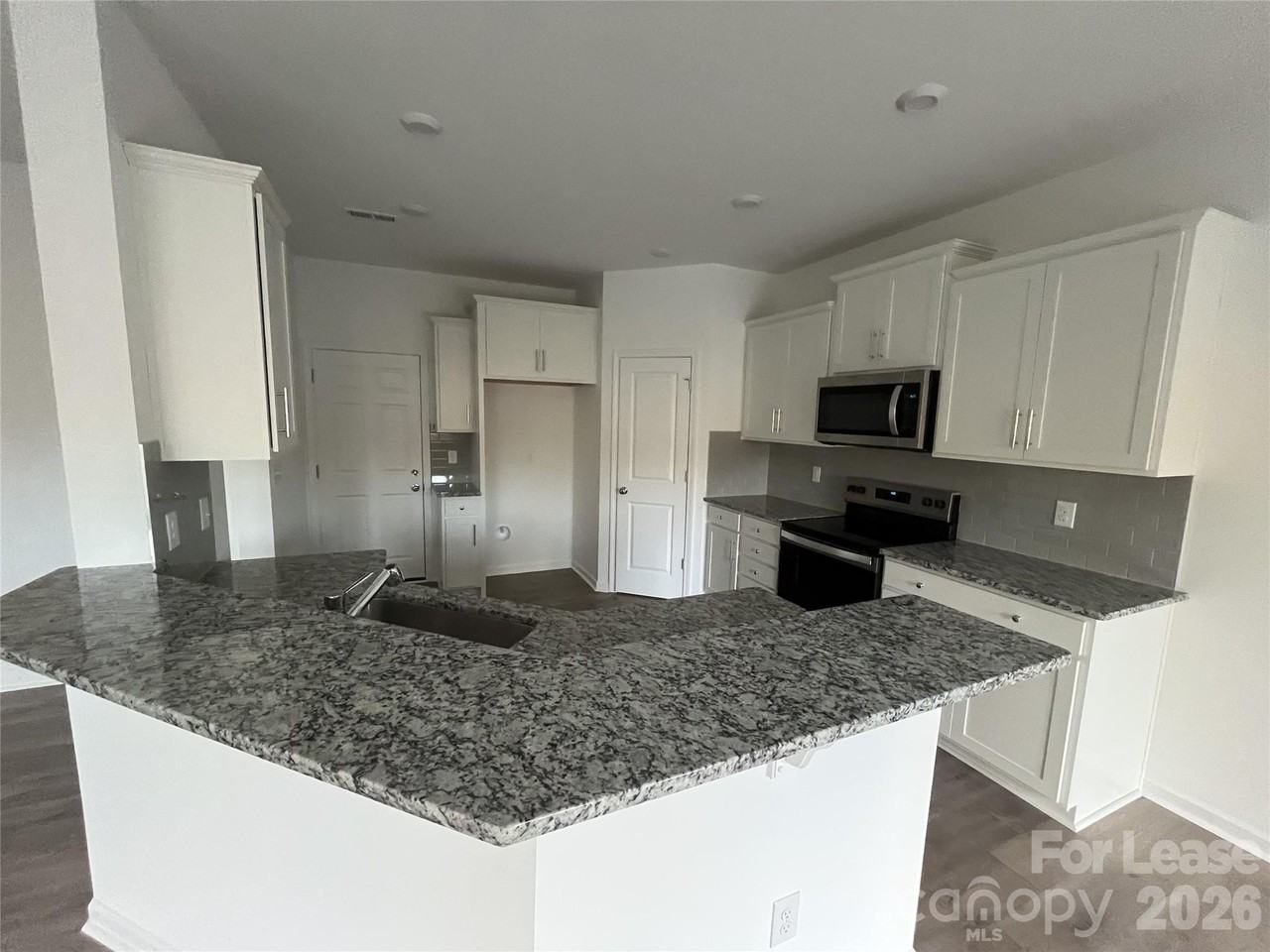 17022 Patron Dr - Photo 3 of 15