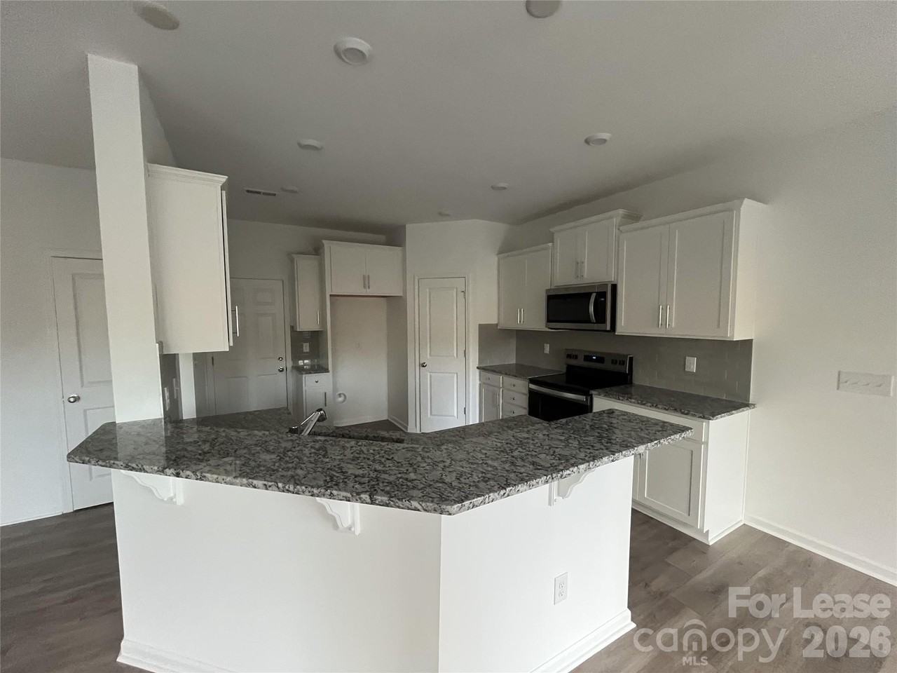 17022 Patron Dr - Photo 4 of 15