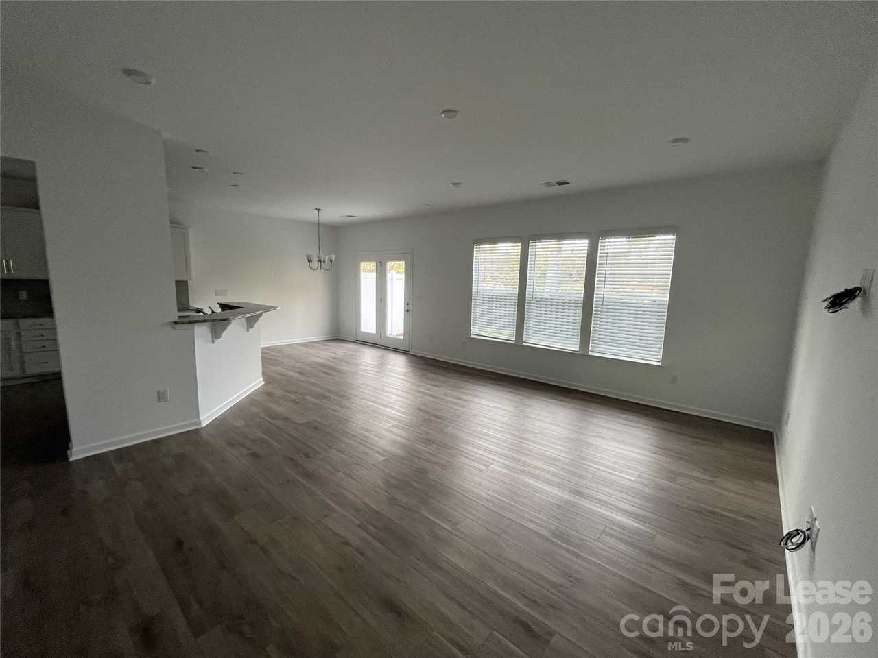 17022 Patron Dr - Photo 5 of 15