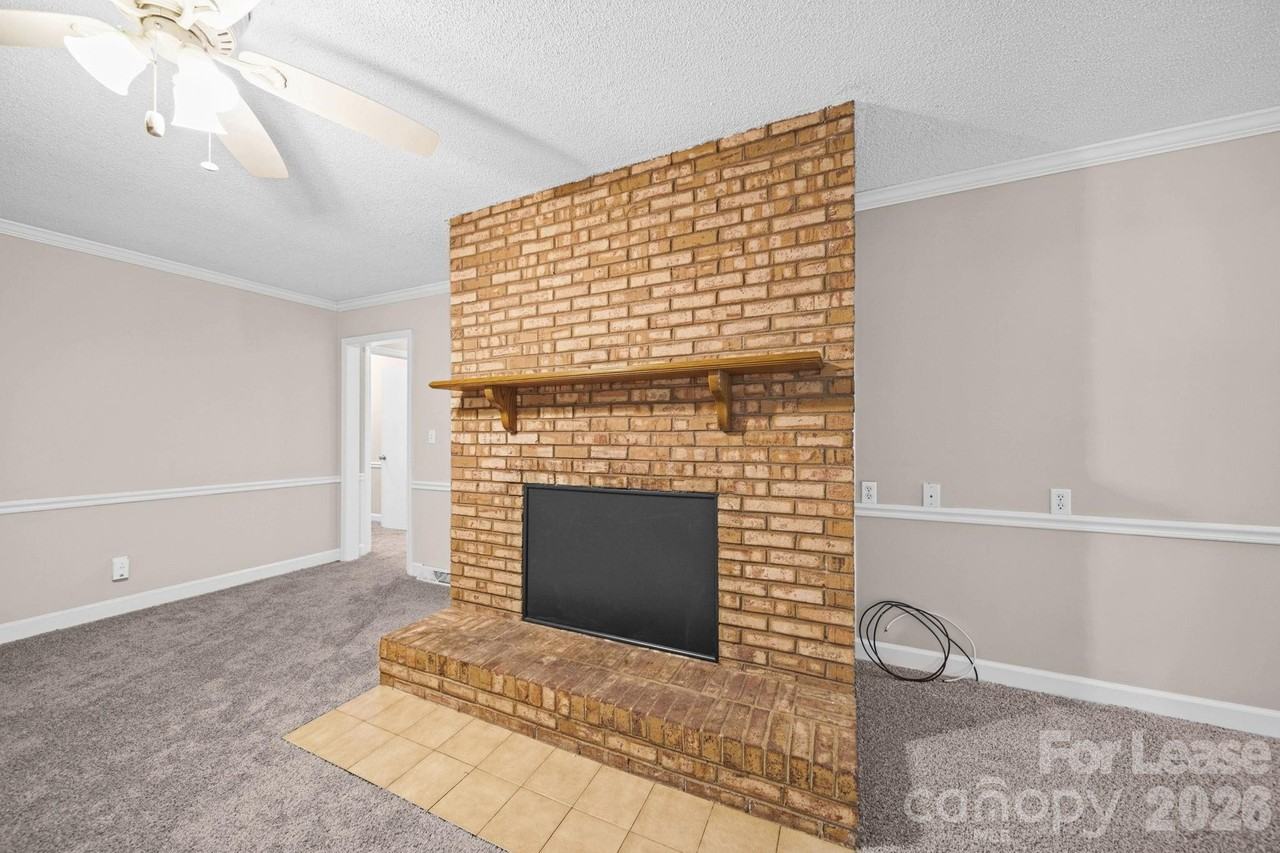 16301 Capps Rd - Photo 3 of 42