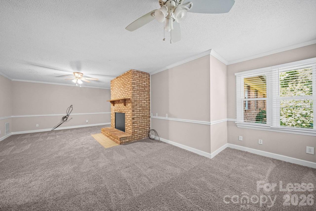 16301 Capps Rd - Photo 4 of 42