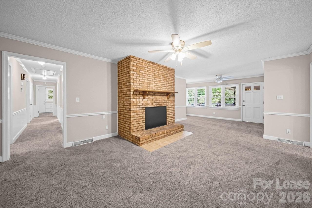 16301 Capps Rd - Photo 5 of 42