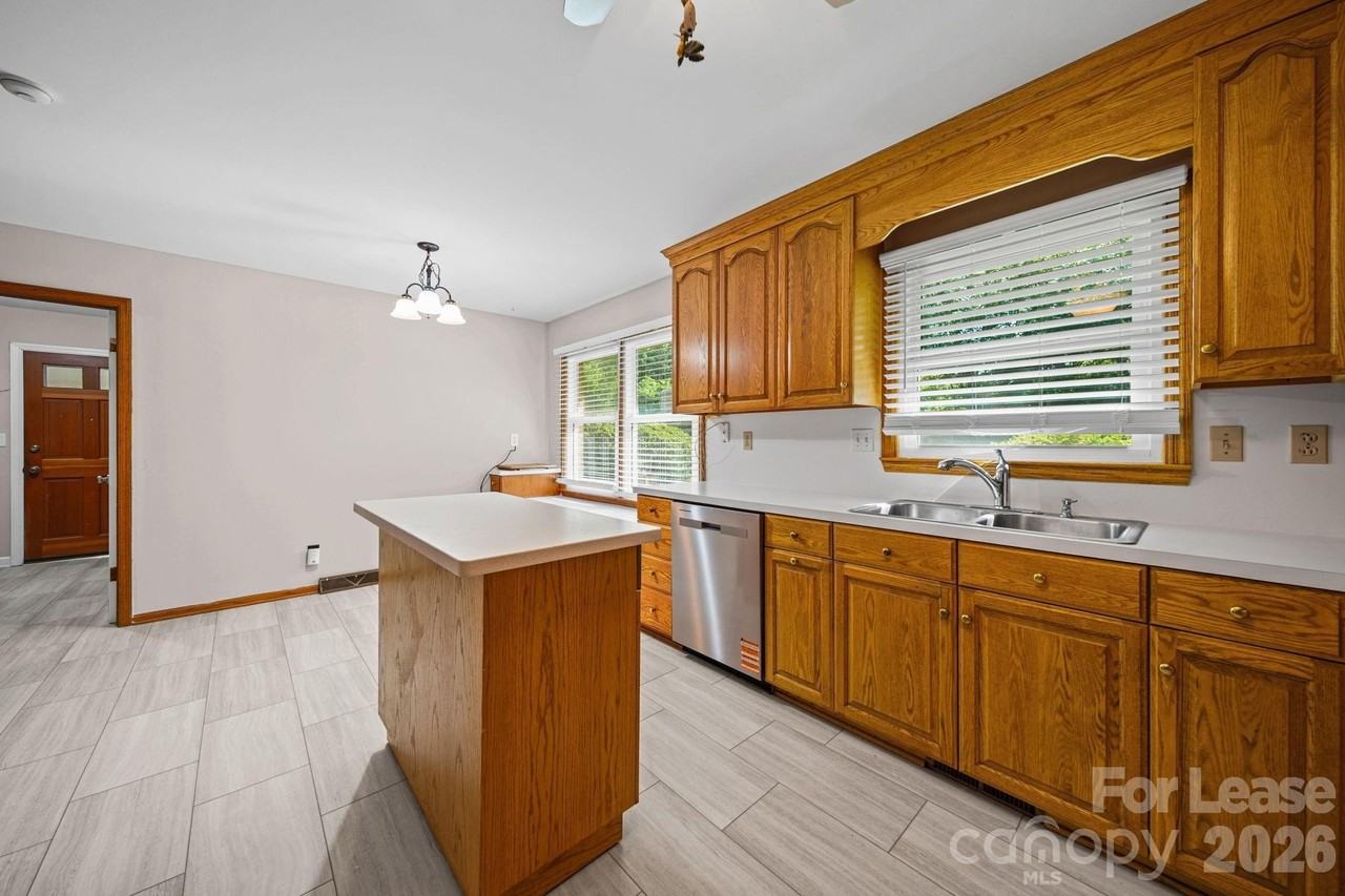 16301 Capps Rd - Photo 6 of 42