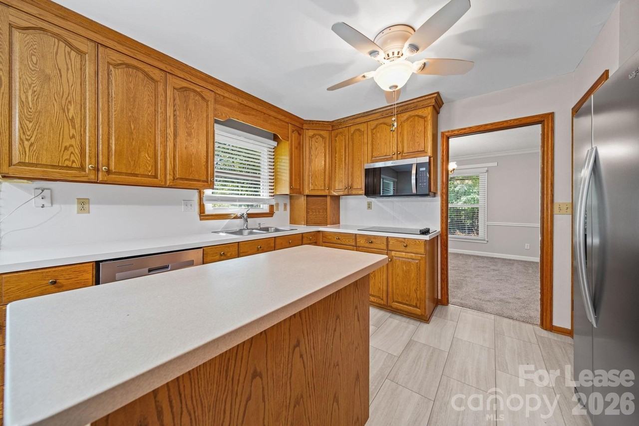 16301 Capps Rd - Photo 7 of 42