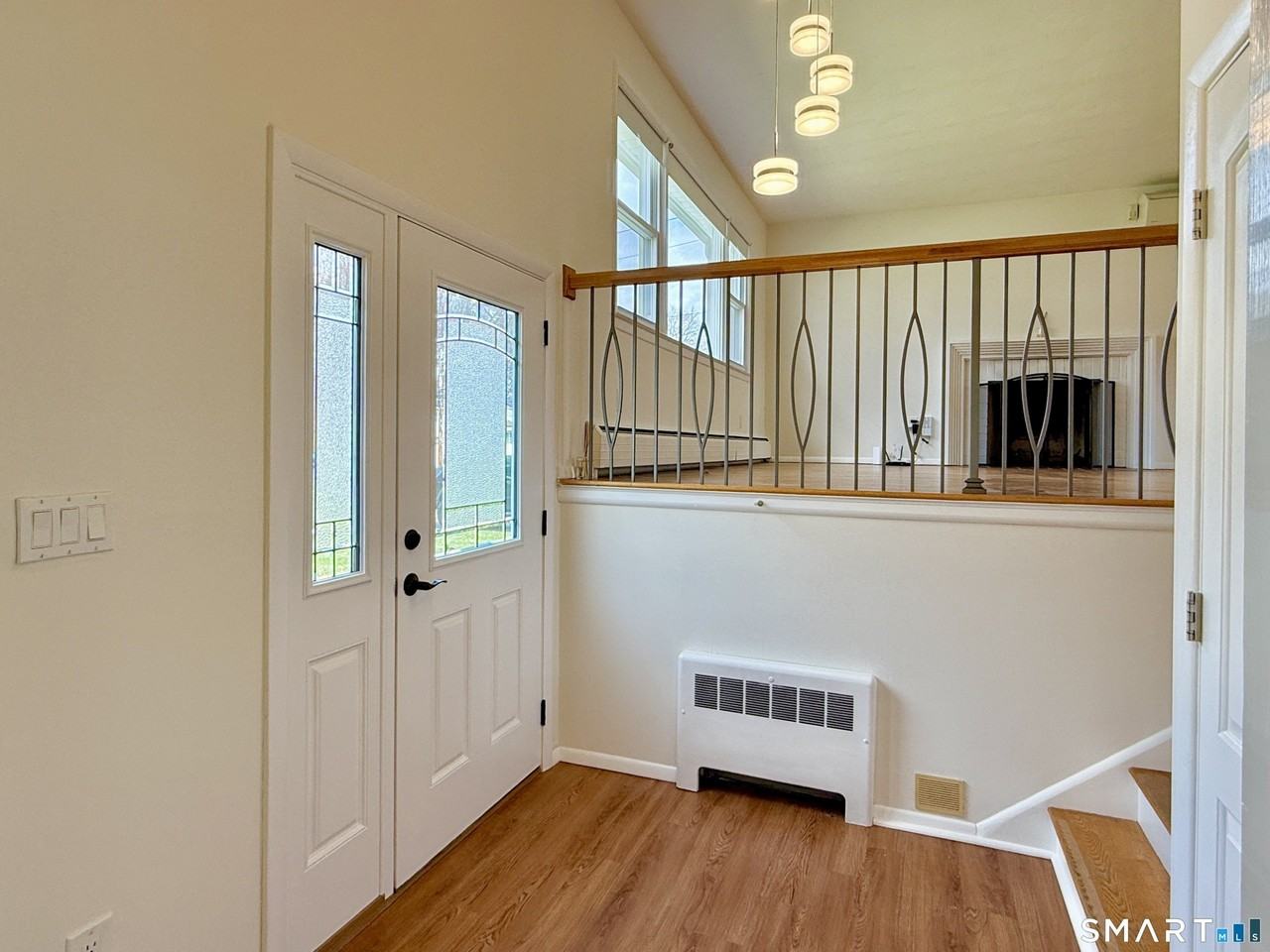 47 Fuller Dr - Photo 2 of 40