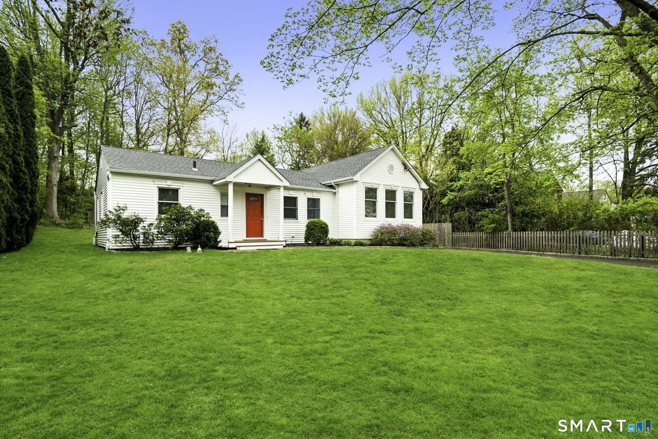 33 Circle Dr