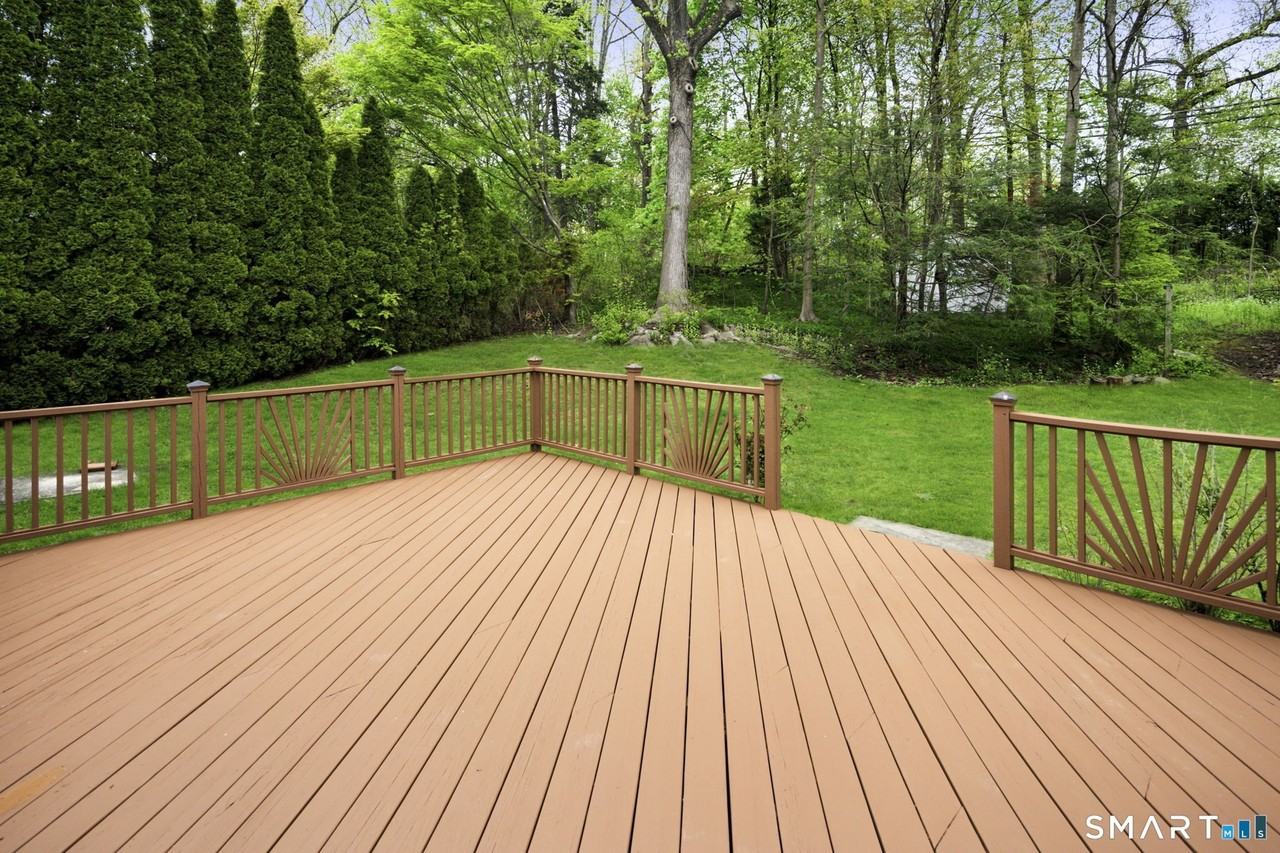 33 Circle Dr - Photo 6 of 22
