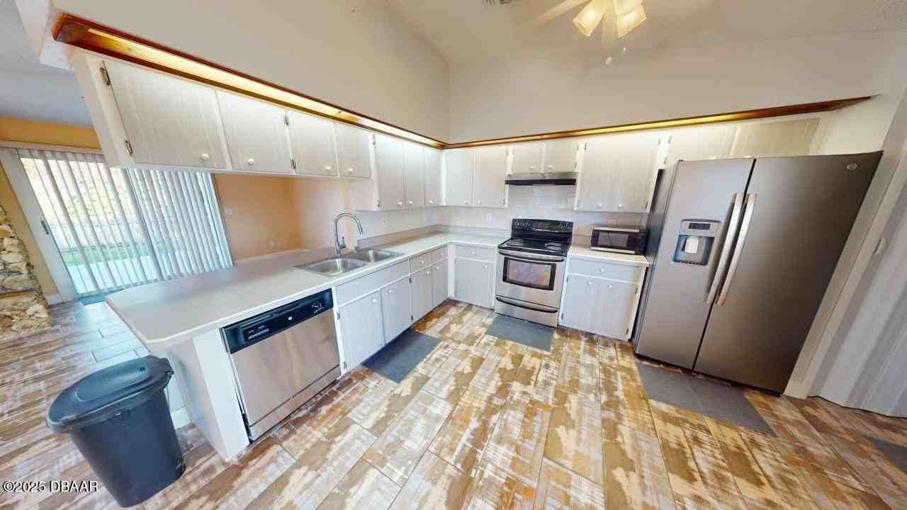 2219 Umbrella Tree Dr - Photo 4 of 22