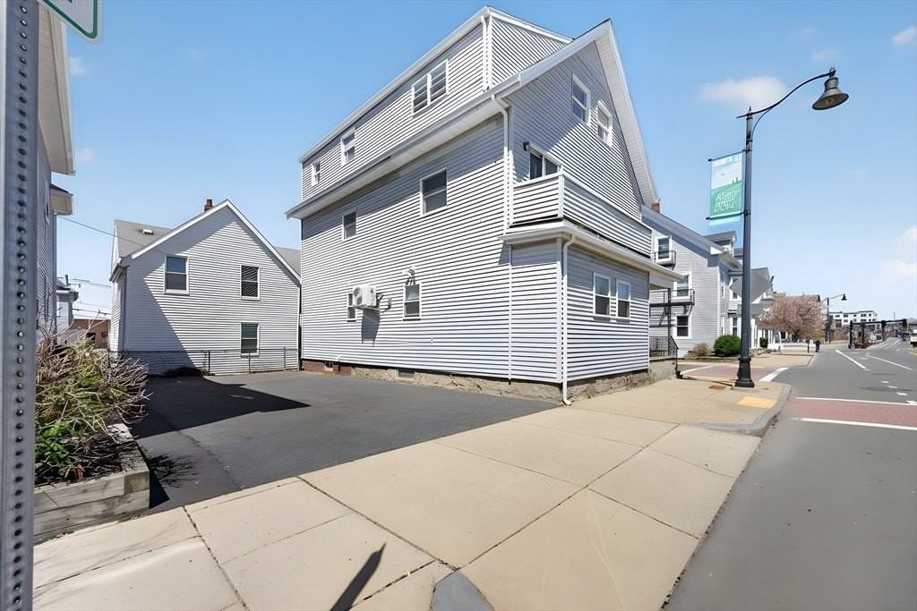 394 Rantoul St - Photo 6 of 7