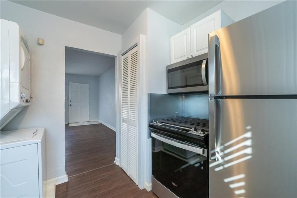 560 Winton Ter Ne #1 - Photo 3 of 23