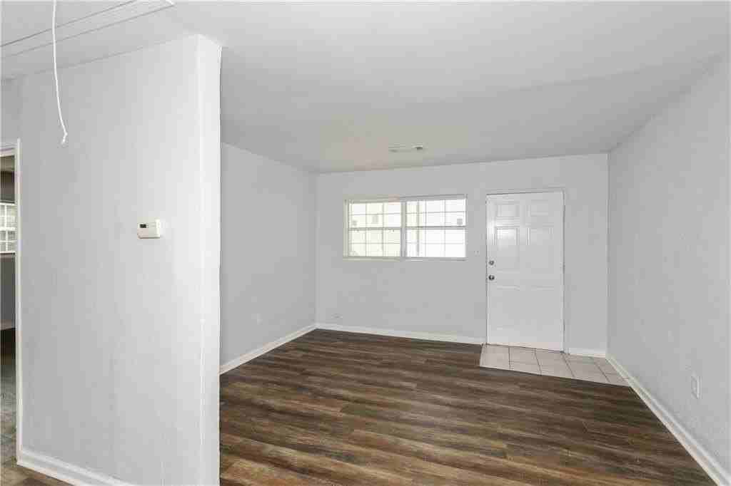 560 Winton Ter Ne #1 - Photo 7 of 23