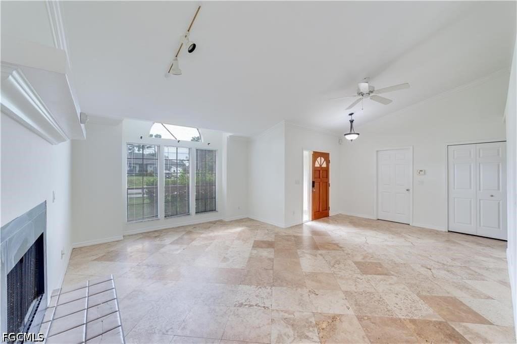 9225 Pineapple Rd - Photo 5 of 22