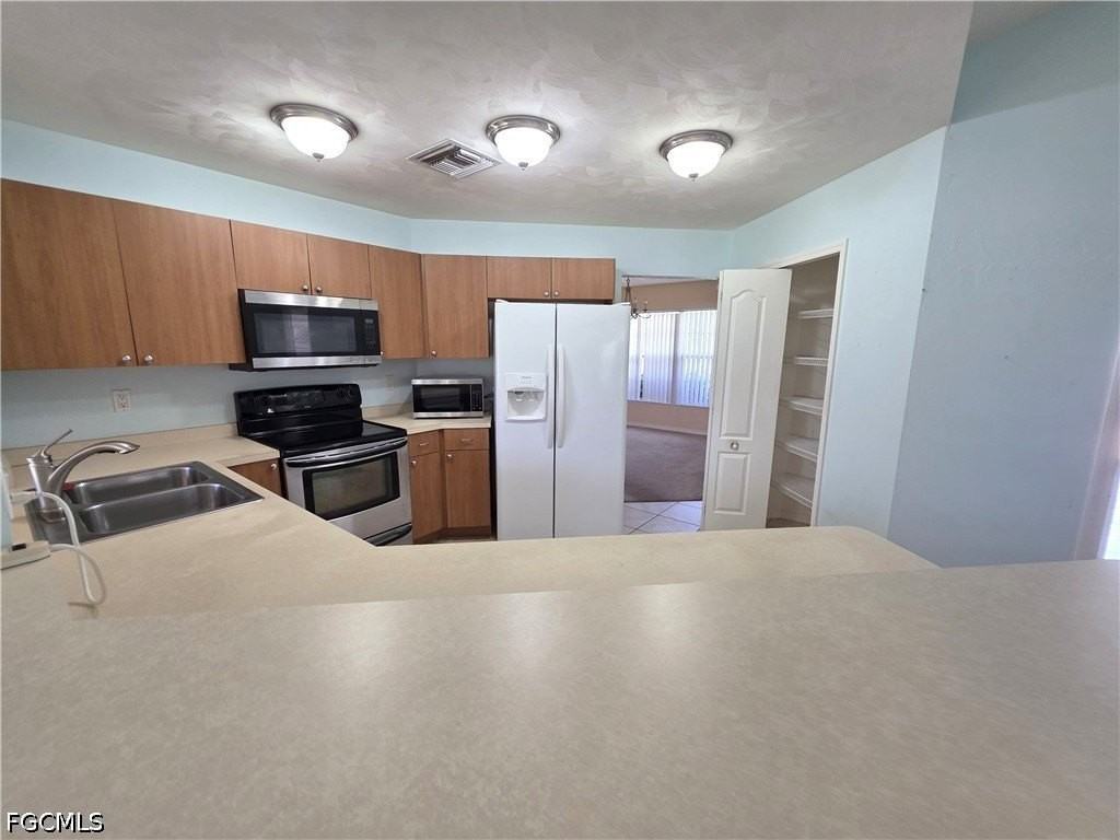 4614 Sw 9th Pl - Photo 7 of 31