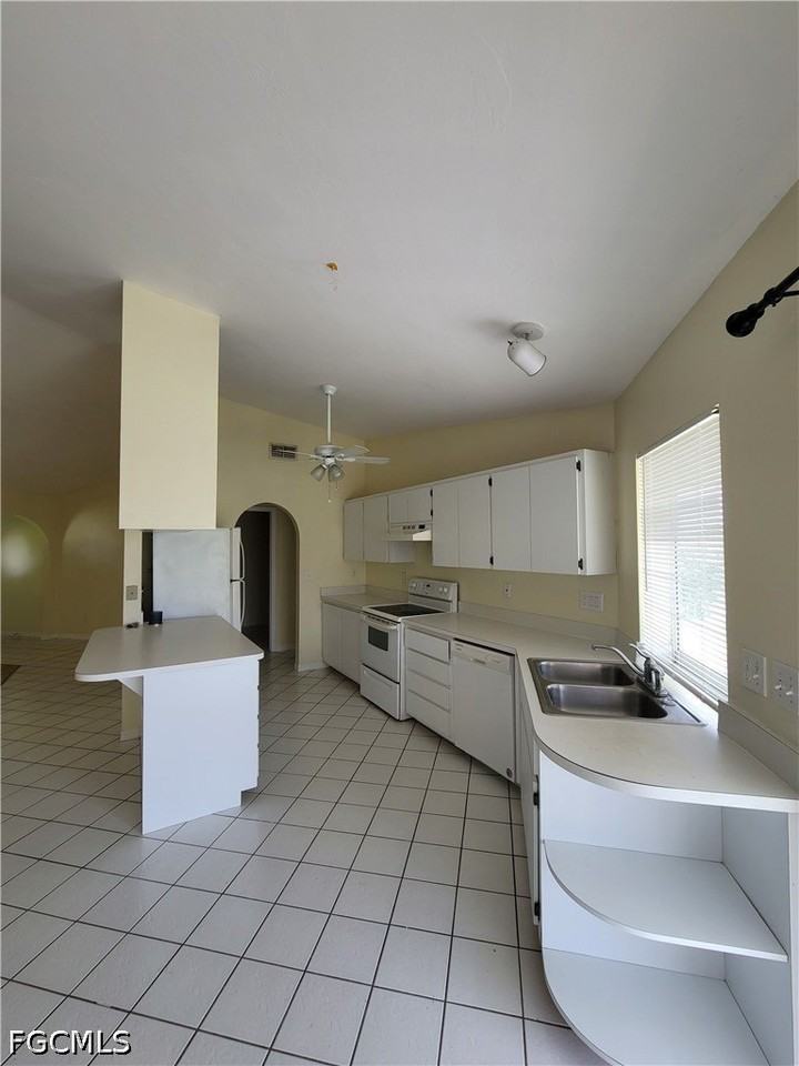 22 Ne 13th Ave - Photo 7 of 26