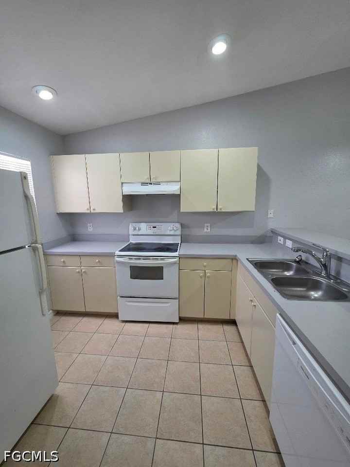 2419 Joe Ave S - Photo 3 of 16