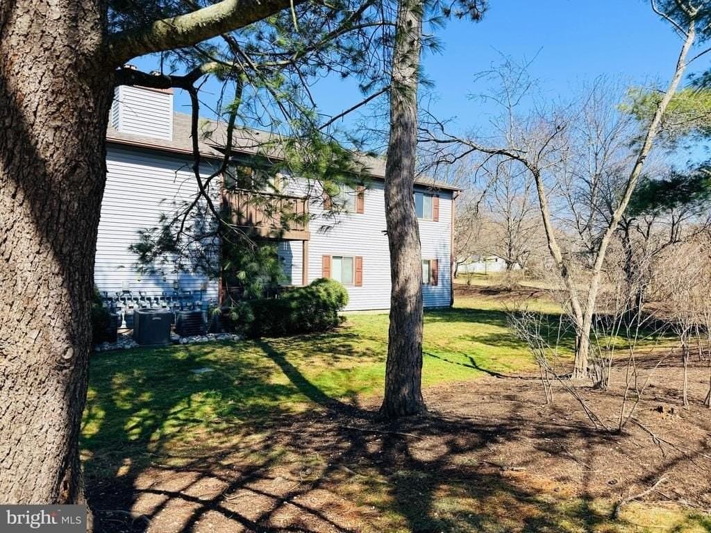 1008 Lindsey Ct - Photo 2 of 5