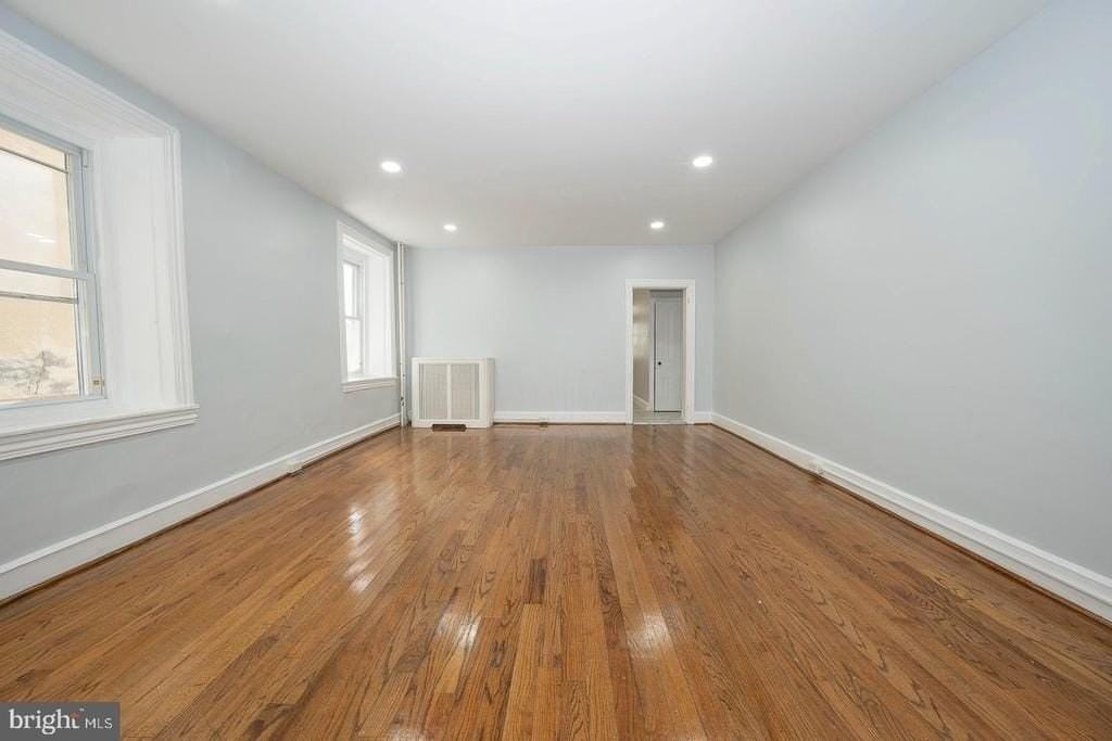 201 Dupont St - Photo 4 of 50