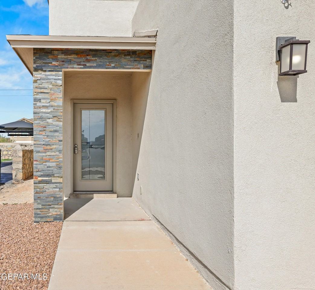 4877 Christian Azcarate St - Photo 3 of 43