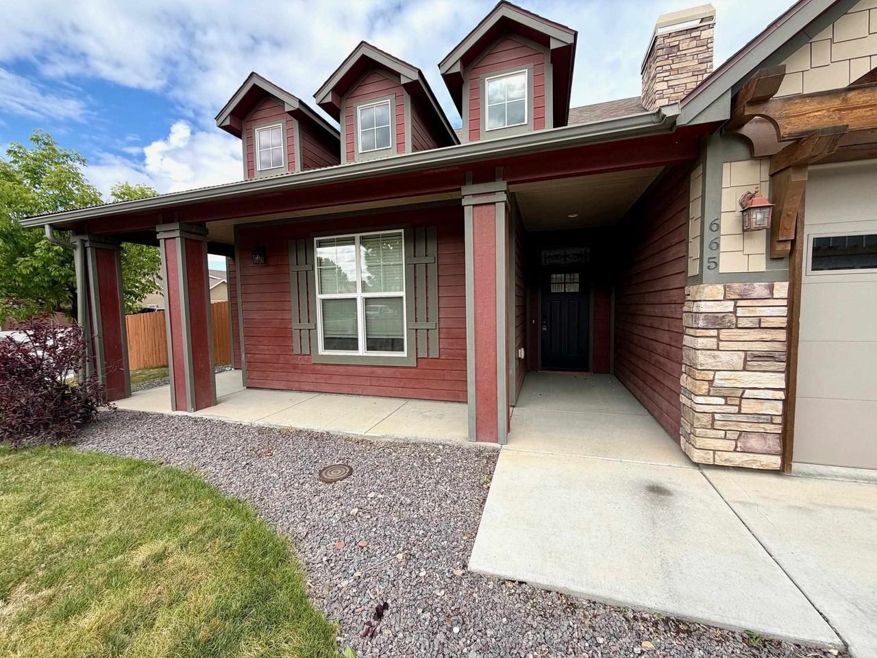 665 High Sierra Ln - Photo 3 of 29