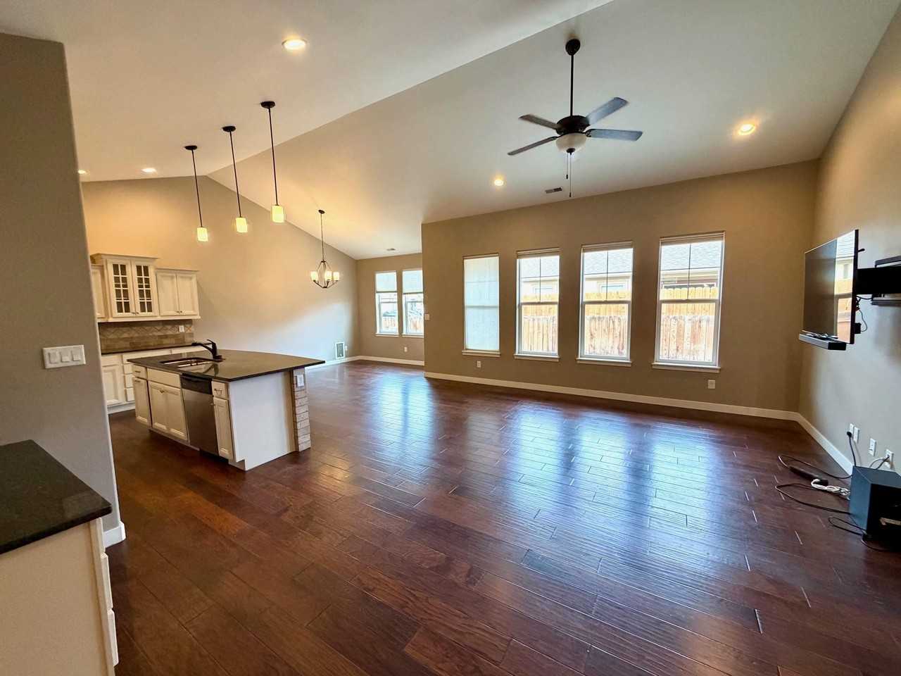 665 High Sierra Ln - Photo 7 of 29