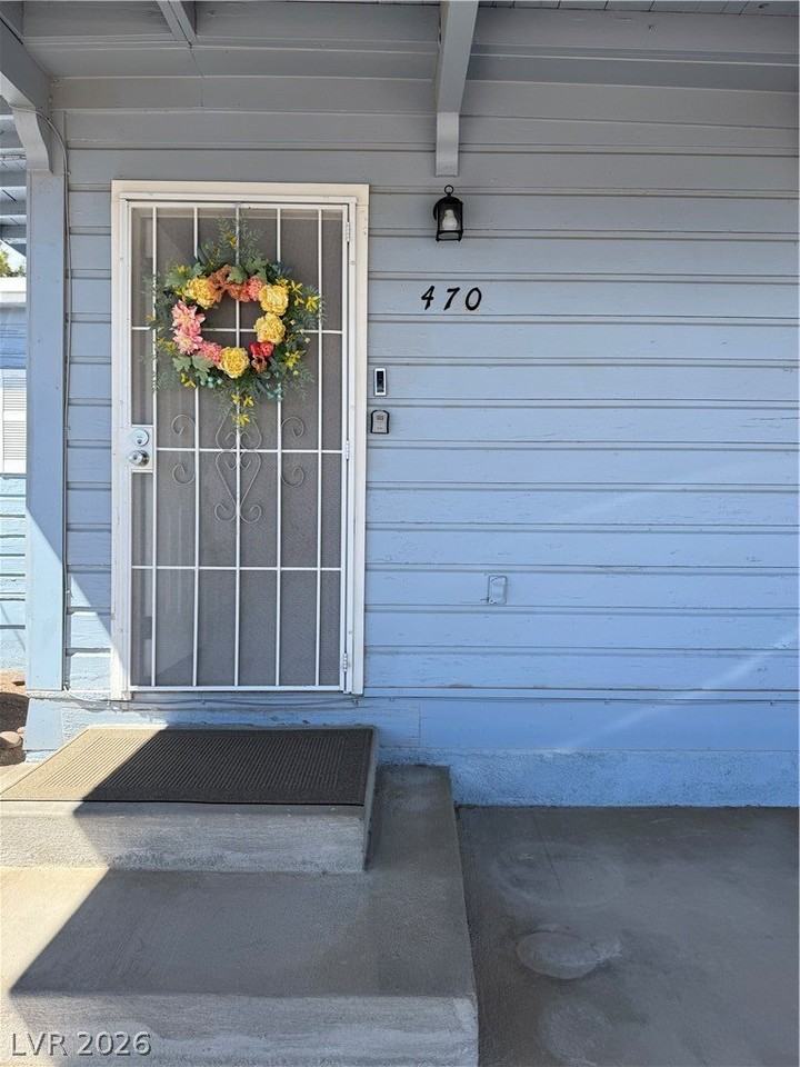 470 Hunter Dr - Photo 3 of 20