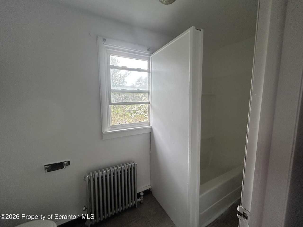 717 E Elm St #REAR - Photo 2 of 9