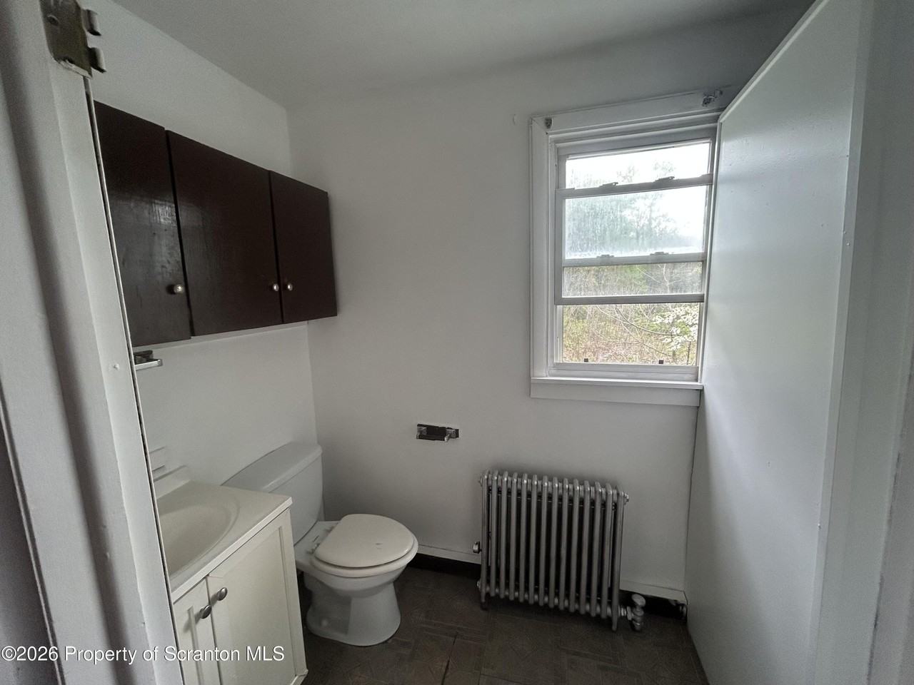 717 E Elm St #REAR - Photo 3 of 9