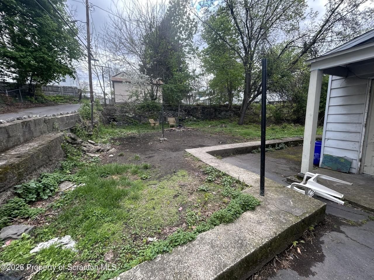 717 E Elm St #REAR - Photo 4 of 9