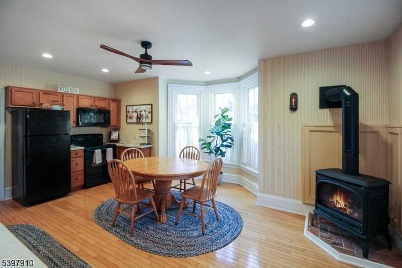 405 Mount Hermon Rd - Photo 2 of 17