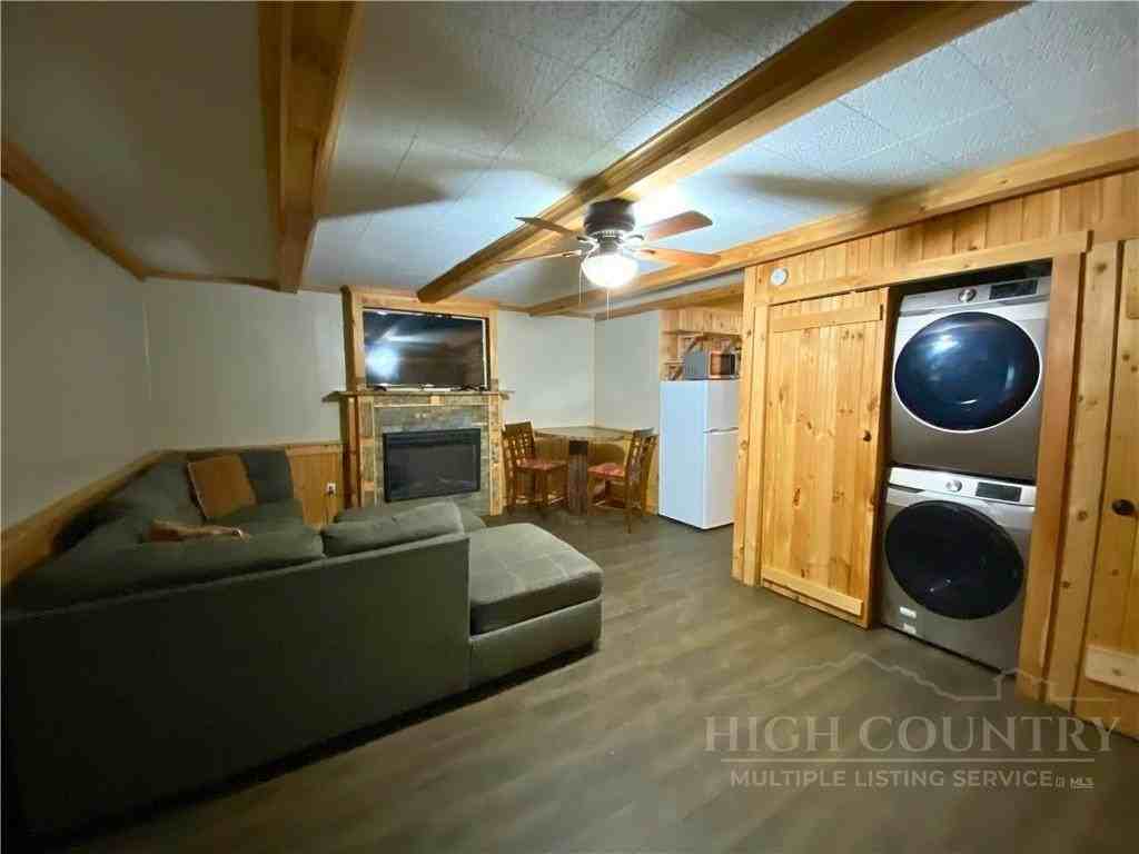 143 Ridge Crest Dr - Photo 3 of 9