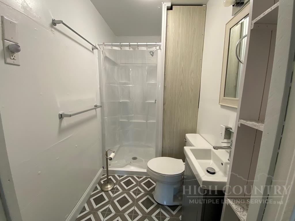 11 E 5th St - Photo 7 of 11