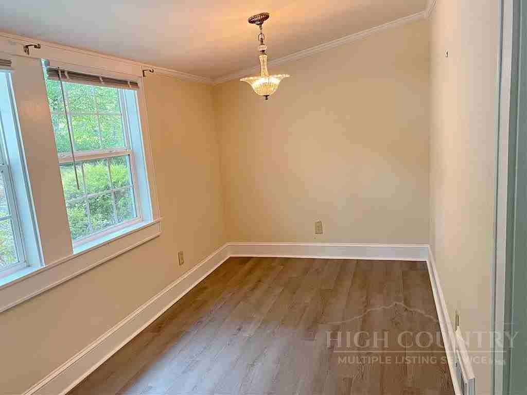 807 Mount Jefferson Rd - Photo 6 of 16