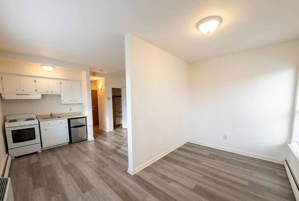 325 1st St #8 - Photo 2 of 6