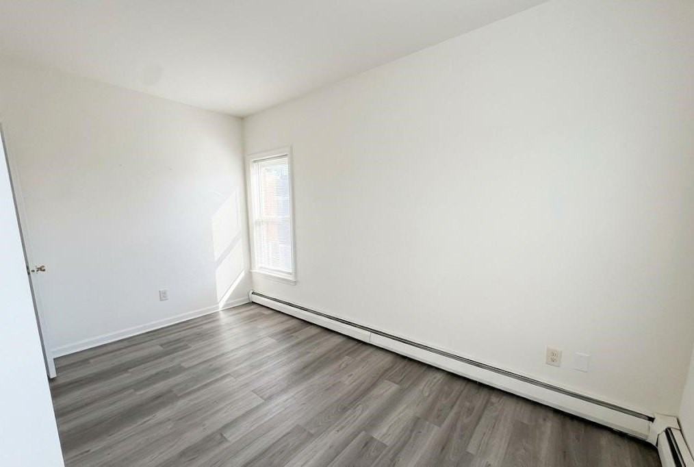 325 1st St #8 - Photo 4 of 6
