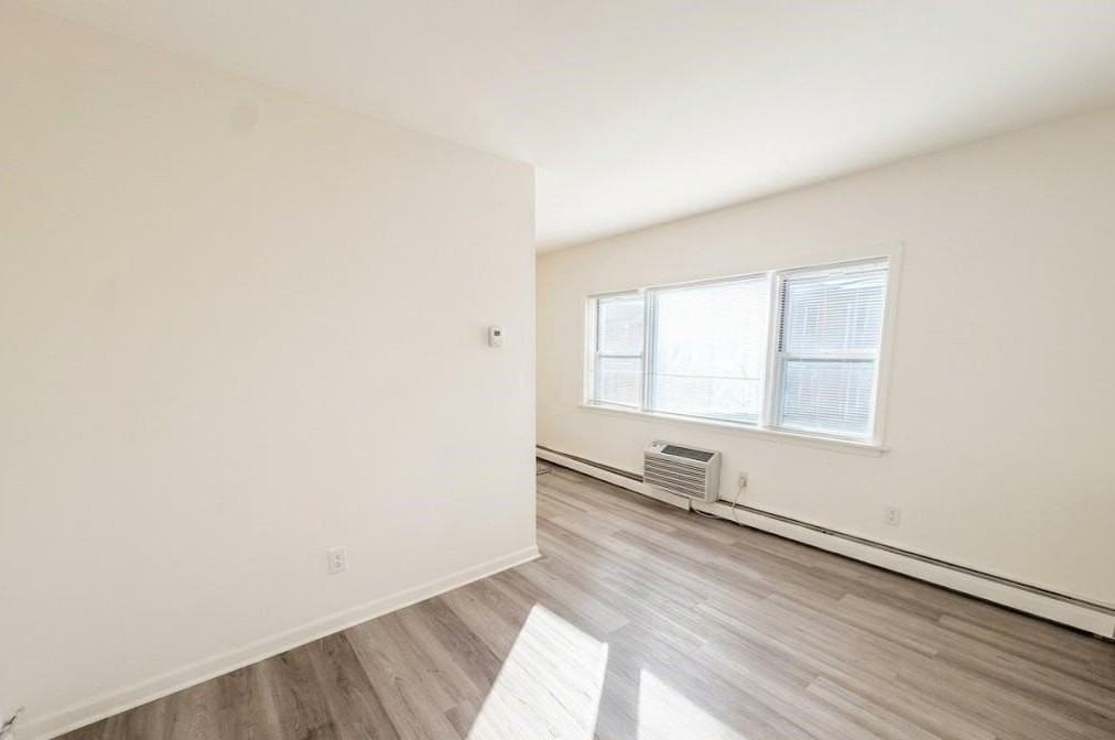 325 1st St #8 - Photo 5 of 6