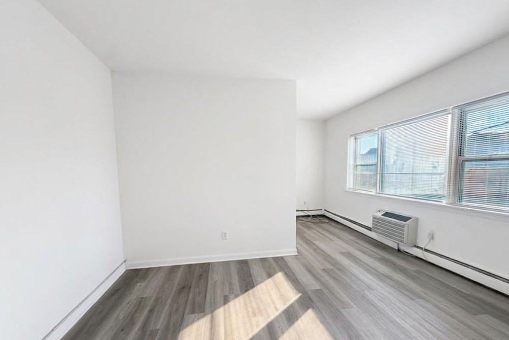 325 1st St #8 - Photo 6 of 6