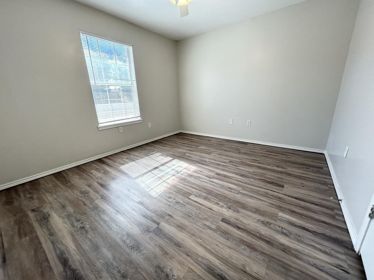 1118 82nd St #A - Photo 5 of 12