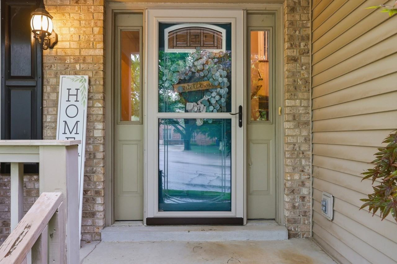 2005 Lampton Cir - Photo 4 of 34