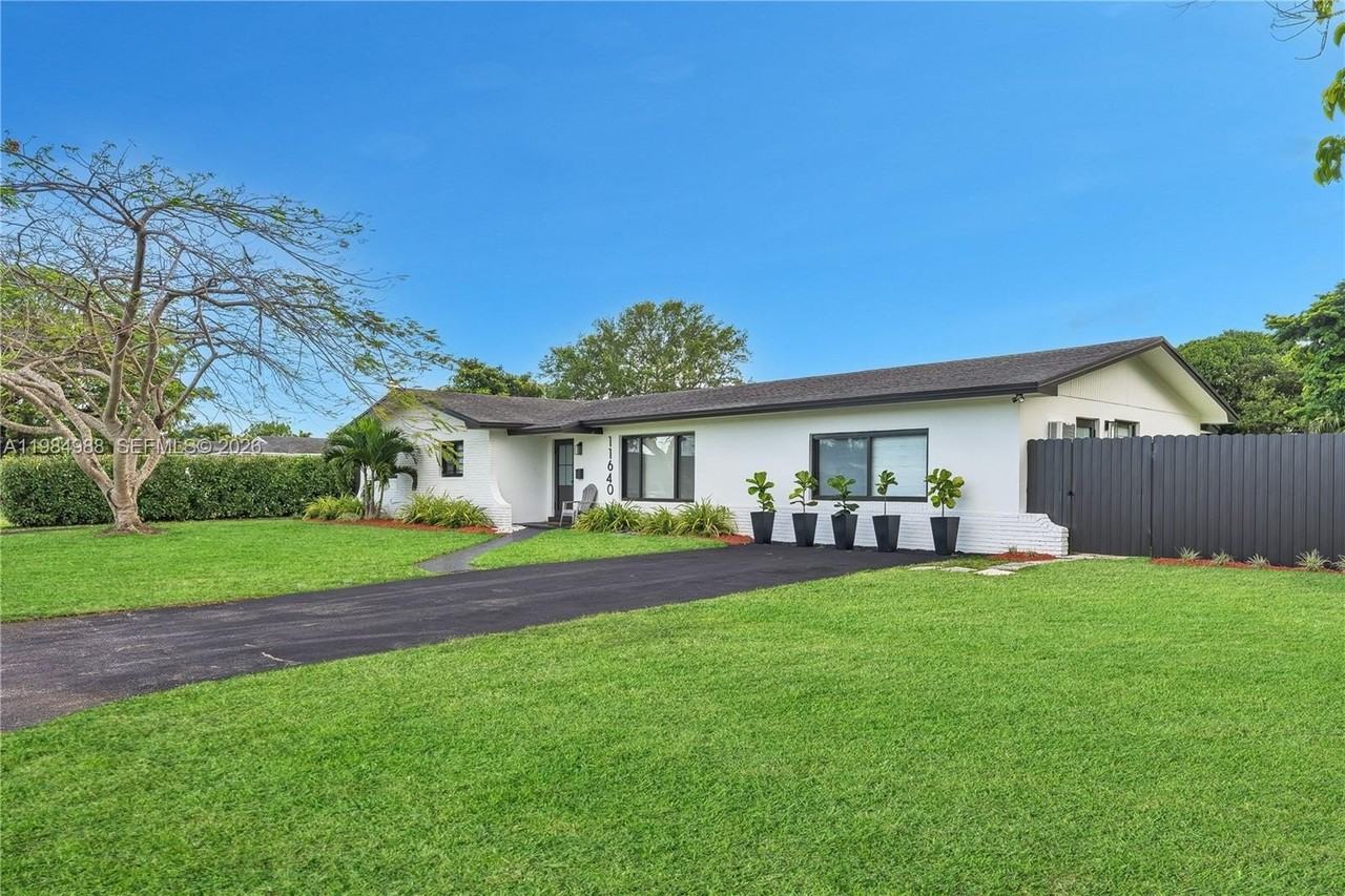 11640 Sw 99th Ct - Photo 3 of 46