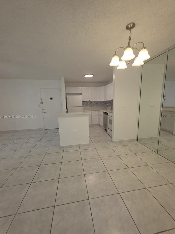 823 Ne 199th St #104-12 - Photo 5 of 43