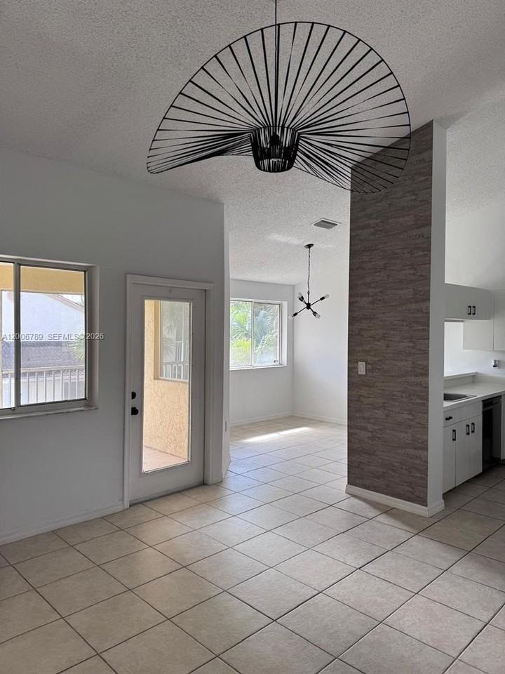 1304 Glenmoor Dr #1304 - Photo 3 of 13