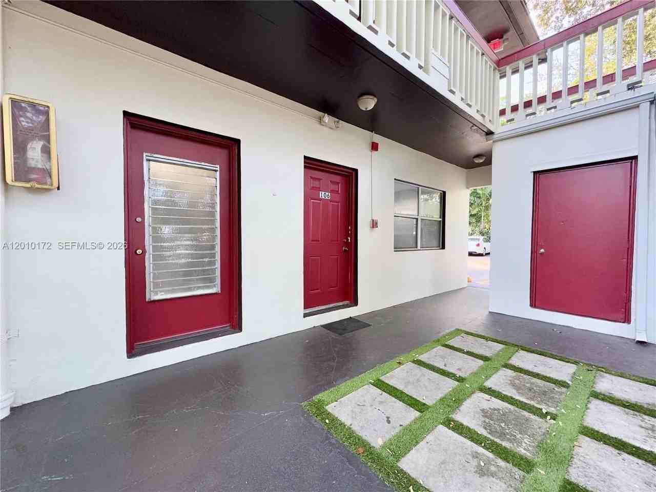 610 Ne 123rd St #101 - Photo 4 of 26