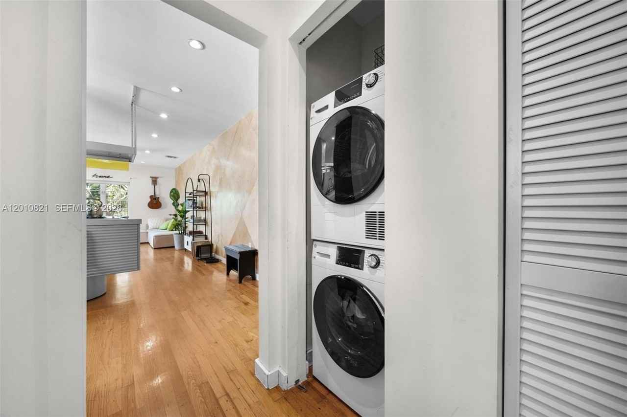 920 Euclid Ave #8 - Photo 6 of 14