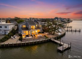 featured image of 473 Tamiami Dr