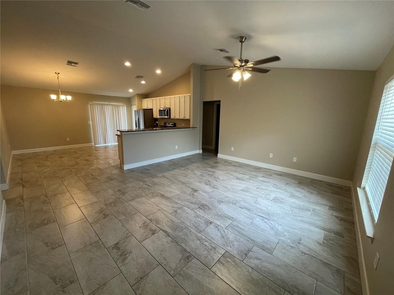 3711 Sw 131st Place Rd - Photo 4 of 11