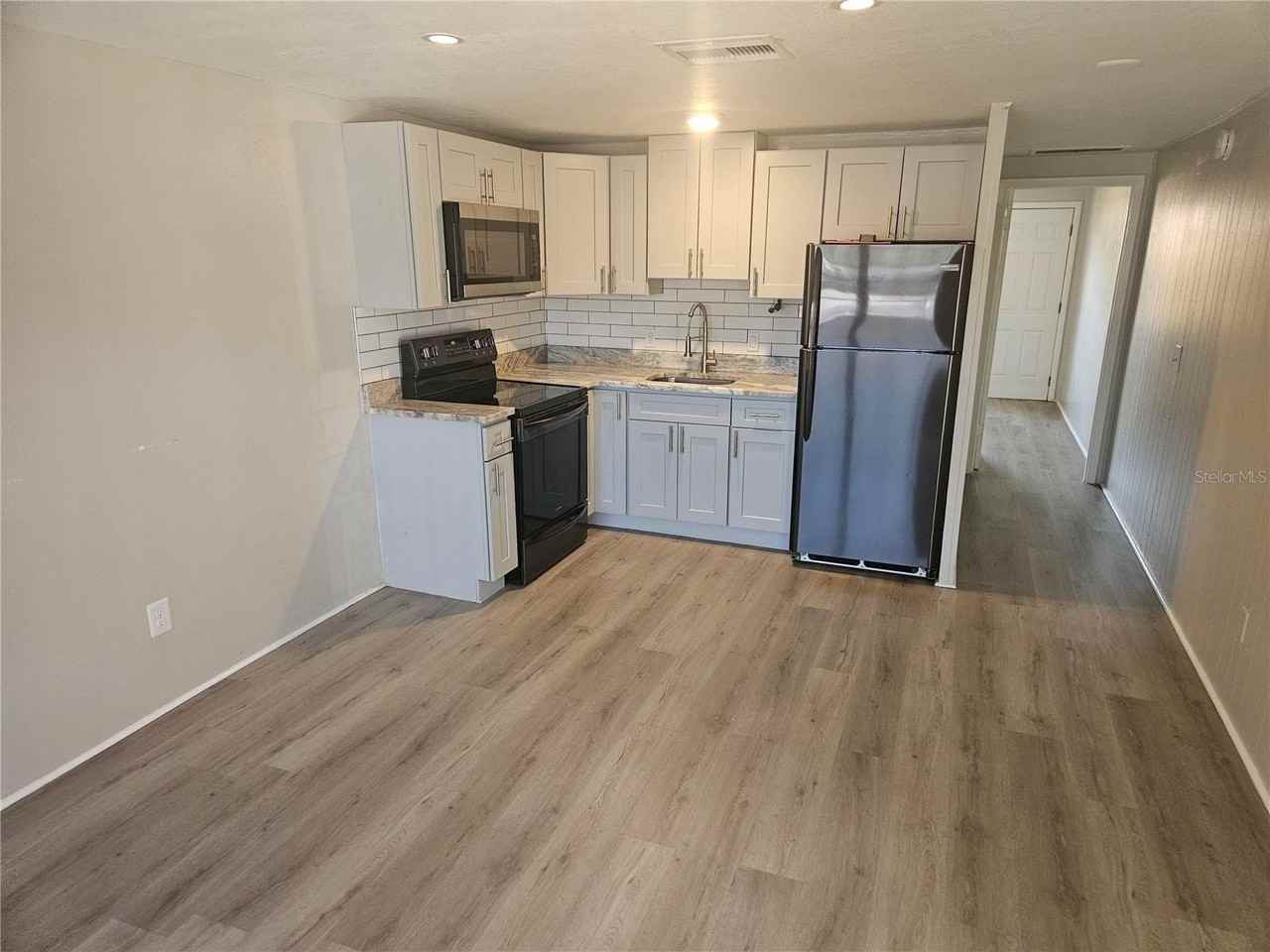 612 Dogwood Ct - Photo 4 of 9