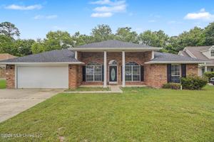featured image of 13518 Huntington Cir