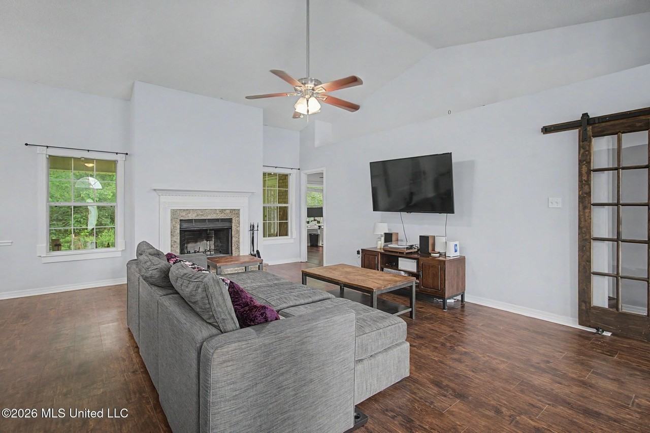 13518 Huntington Cir - Photo 6 of 24