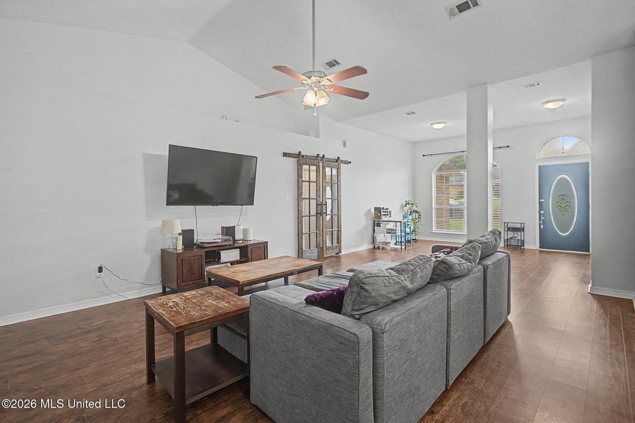 13518 Huntington Cir - Photo 7 of 24